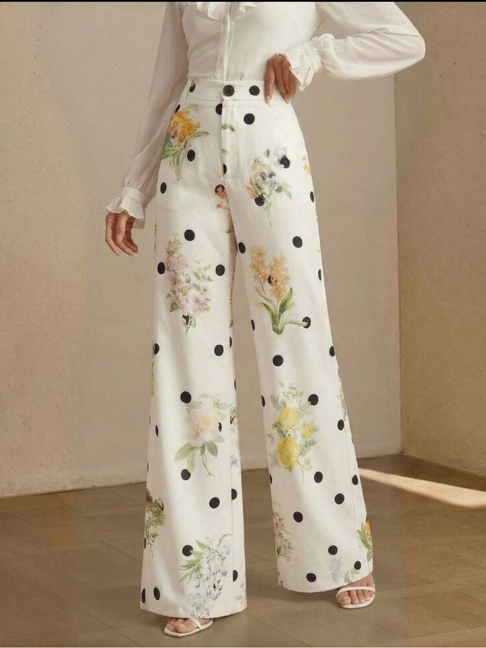 NWT Polka dot/mixed print pants. inseam- 28 inch. Rise: 14 inch Length: 41. 🖤🤍💛